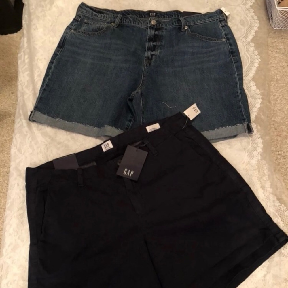 Women Gap shorts